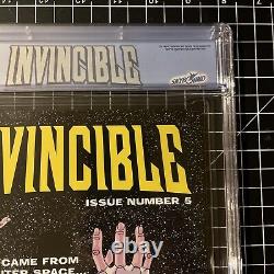 Invincible #4 (2003) CGC 9.8 White Pages Robert Kirkman Story Image Comics