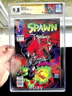 Spawn 1 Newsstand CGC 9.8 White Pages Signed Todd Mcfarlane Custom Label 1992
